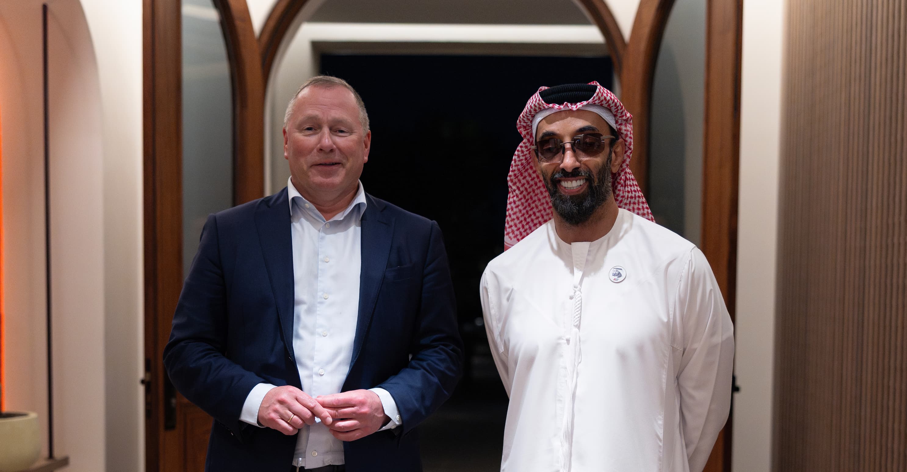 طحنون بن زايد يلتقي الرئيس التنفيذي لشركة إدارة استثمارات البنك المركزي النرويجي